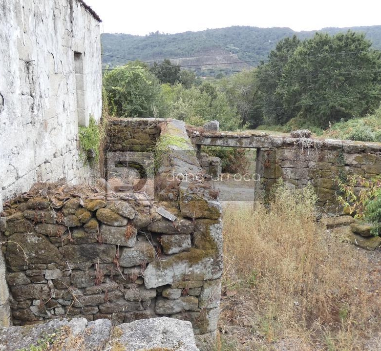 VENTA DE PAZO CERCA DE OUTARIZ