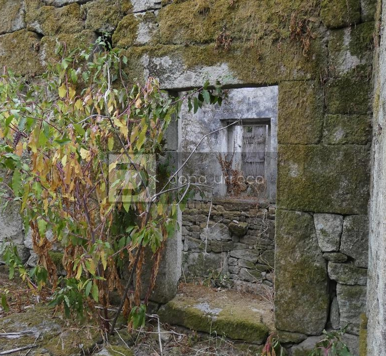 VENTA DE PAZO CERCA DE OUTARIZ
