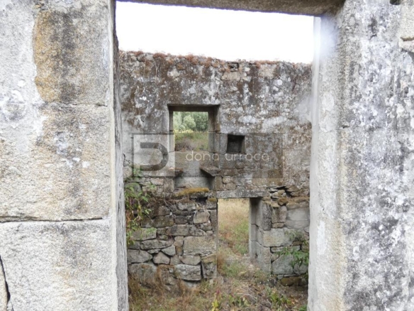 VENTA DE PAZO CERCA DE OUTARIZ