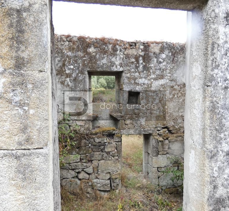 VENTA DE PAZO CERCA DE OUTARIZ
