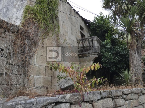 VENTA DE PAZO CERCA DE OUTARIZ