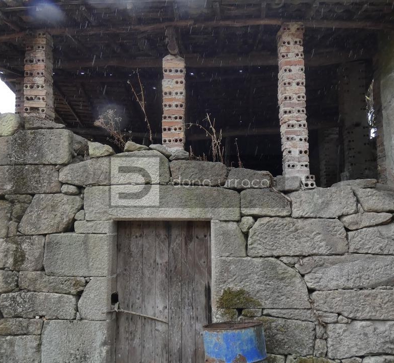 VENTA DE PAZO CERCA DE OUTARIZ