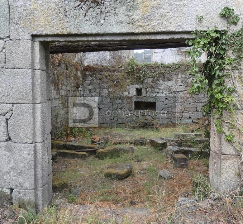 VENTA DE PAZO CERCA DE OUTARIZ
