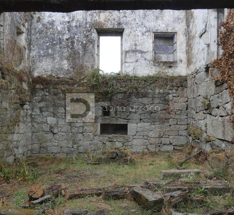 VENTA DE PAZO CERCA DE OUTARIZ