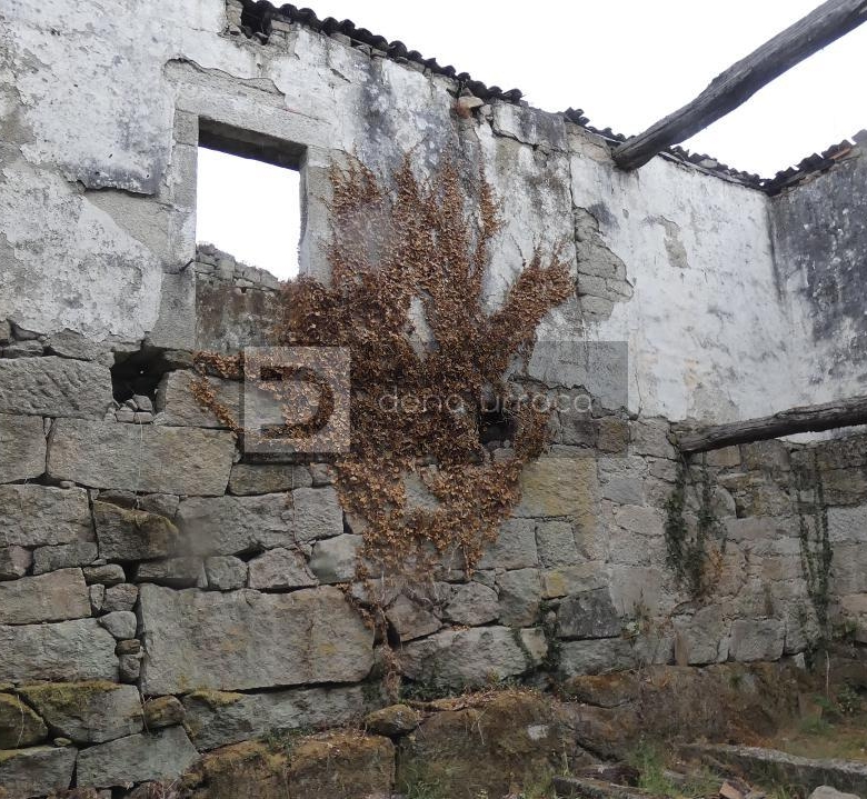 VENTA DE PAZO CERCA DE OUTARIZ