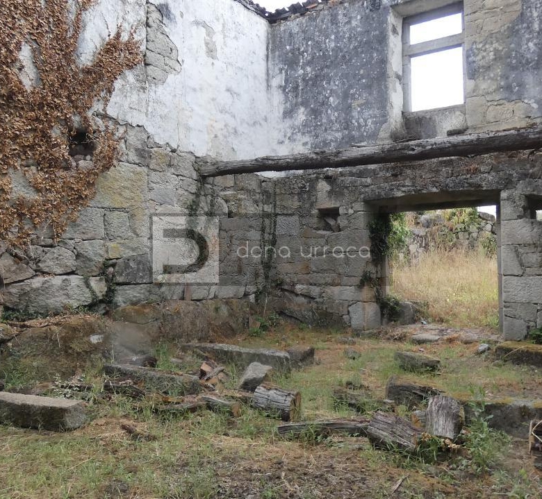 VENTA DE PAZO CERCA DE OUTARIZ