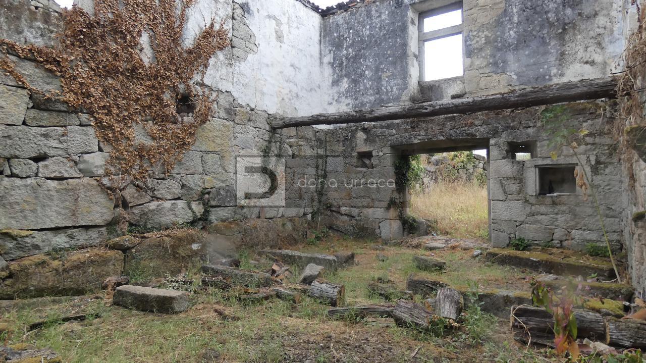 172613168596300038619_172604953386 VENTA DE PAZO CERCA DE OUTARIZ