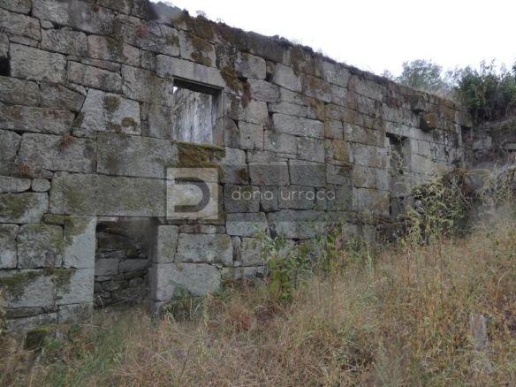 VENTA DE PAZO CERCA DE OUTARIZ