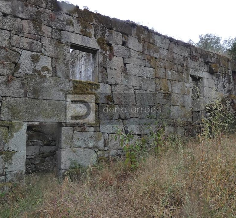 VENTA DE PAZO CERCA DE OUTARIZ