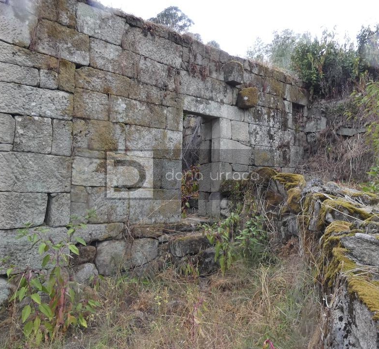 VENTA DE PAZO CERCA DE OUTARIZ