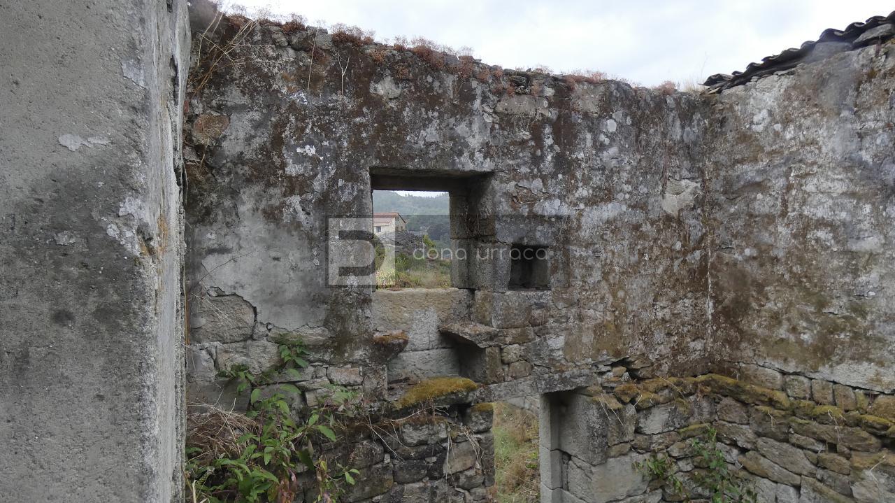 172613168901200038619_172604955156 VENTA DE PAZO CERCA DE OUTARIZ
