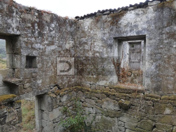 VENTA DE PAZO CERCA DE OUTARIZ