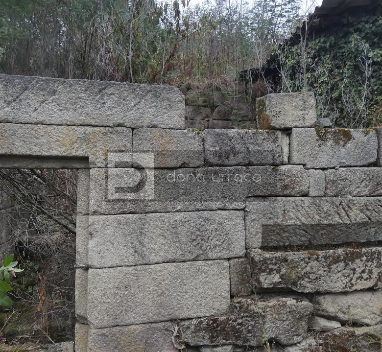 VENTA DE PAZO CERCA DE OUTARIZ