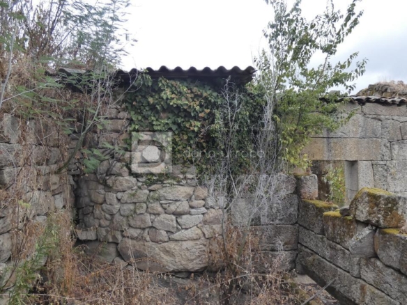 VENTA DE PAZO CERCA DE OUTARIZ
