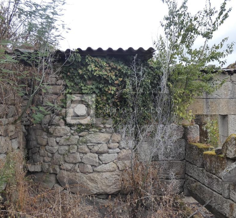 VENTA DE PAZO CERCA DE OUTARIZ