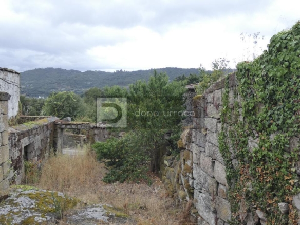 VENTA DE PAZO CERCA DE OUTARIZ