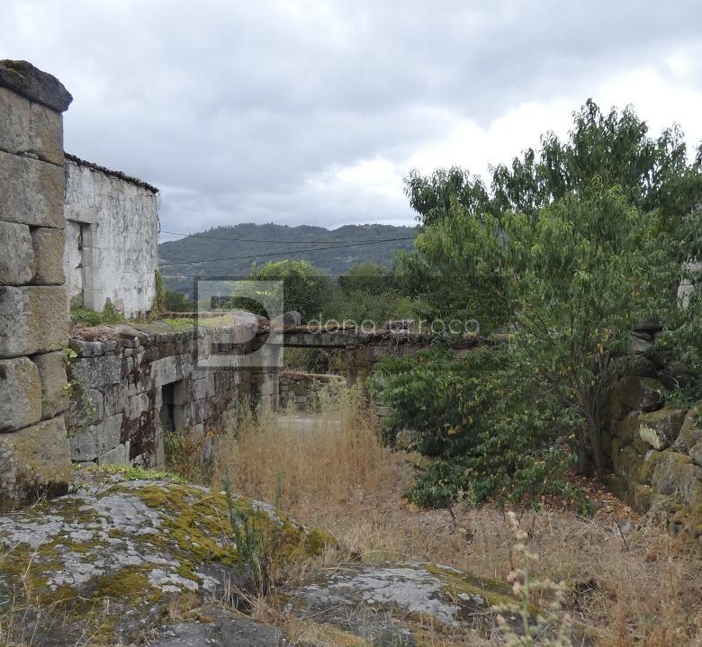 VENTA DE PAZO CERCA DE OUTARIZ