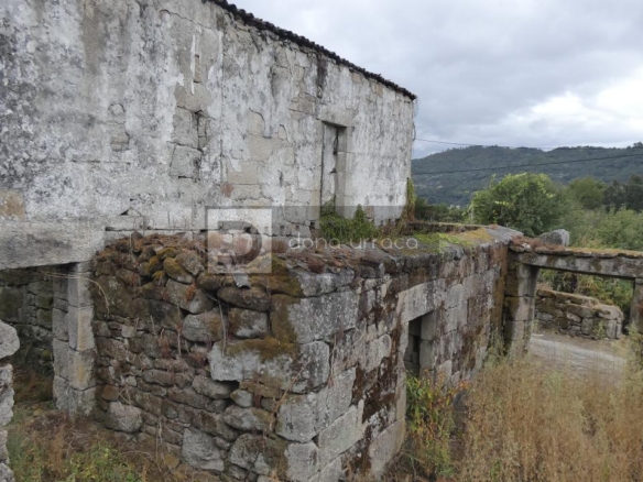 VENTA DE PAZO CERCA DE OUTARIZ