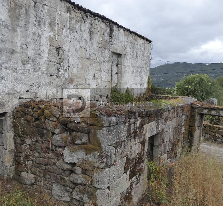 VENTA DE PAZO CERCA DE OUTARIZ