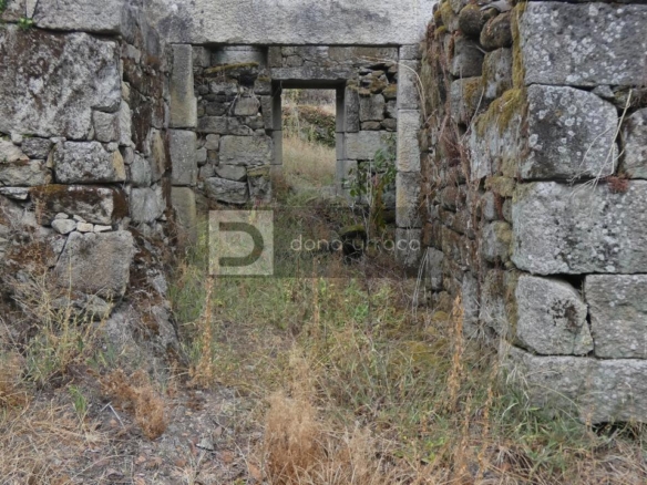 VENTA DE PAZO CERCA DE OUTARIZ