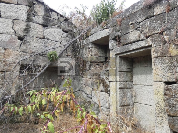 VENTA DE PAZO CERCA DE OUTARIZ