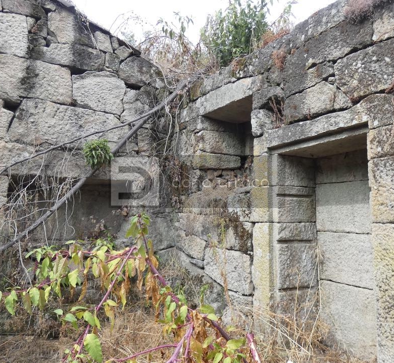 VENTA DE PAZO CERCA DE OUTARIZ