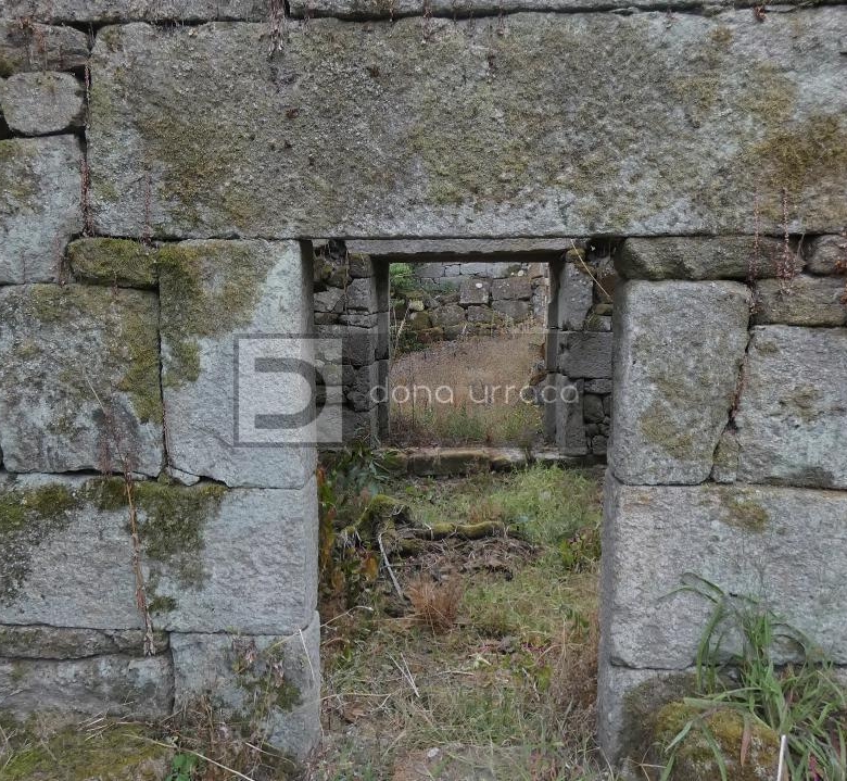 VENTA DE PAZO CERCA DE OUTARIZ
