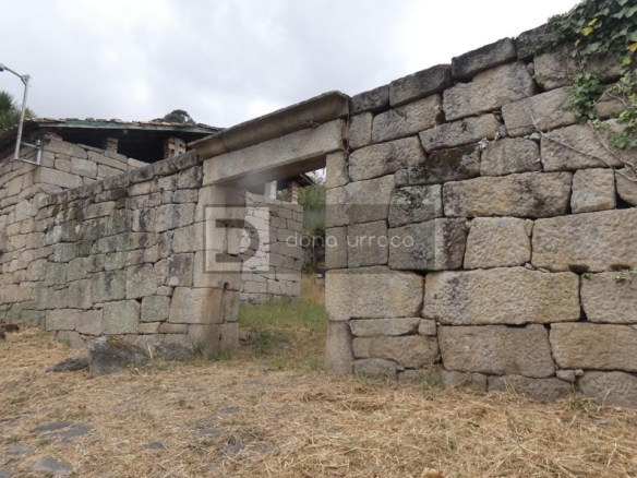 VENTA DE PAZO CERCA DE OUTARIZ