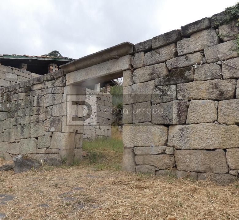 VENTA DE PAZO CERCA DE OUTARIZ