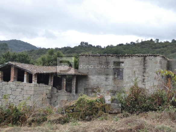 VENTA DE PAZO CERCA DE OUTARIZ