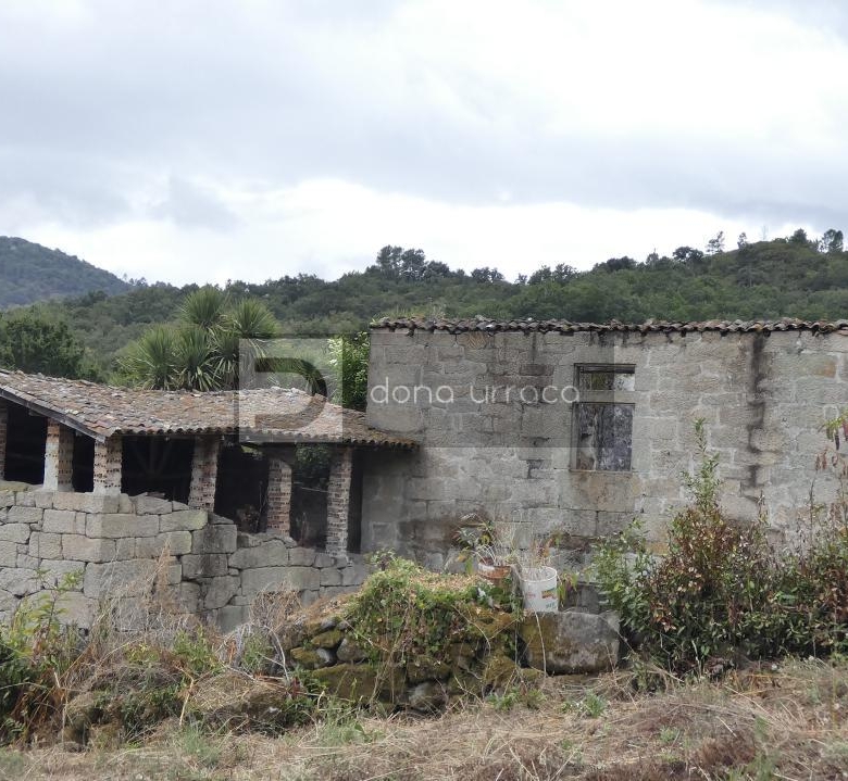 VENTA DE PAZO CERCA DE OUTARIZ