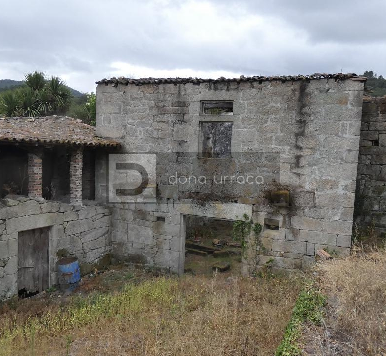 VENTA DE PAZO CERCA DE OUTARIZ