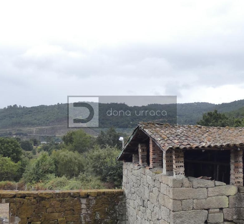 VENTA DE PAZO CERCA DE OUTARIZ