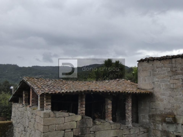 VENTA DE PAZO CERCA DE OUTARIZ