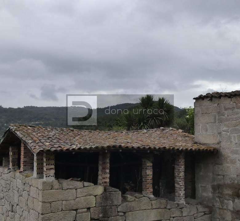 VENTA DE PAZO CERCA DE OUTARIZ