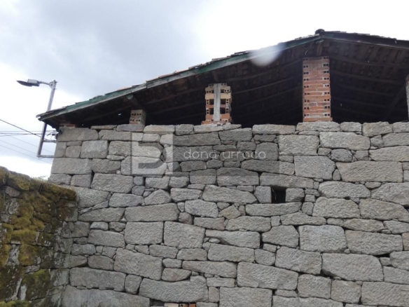 VENTA DE PAZO CERCA DE OUTARIZ
