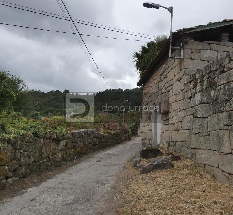 VENTA DE PAZO CERCA DE OUTARIZ
