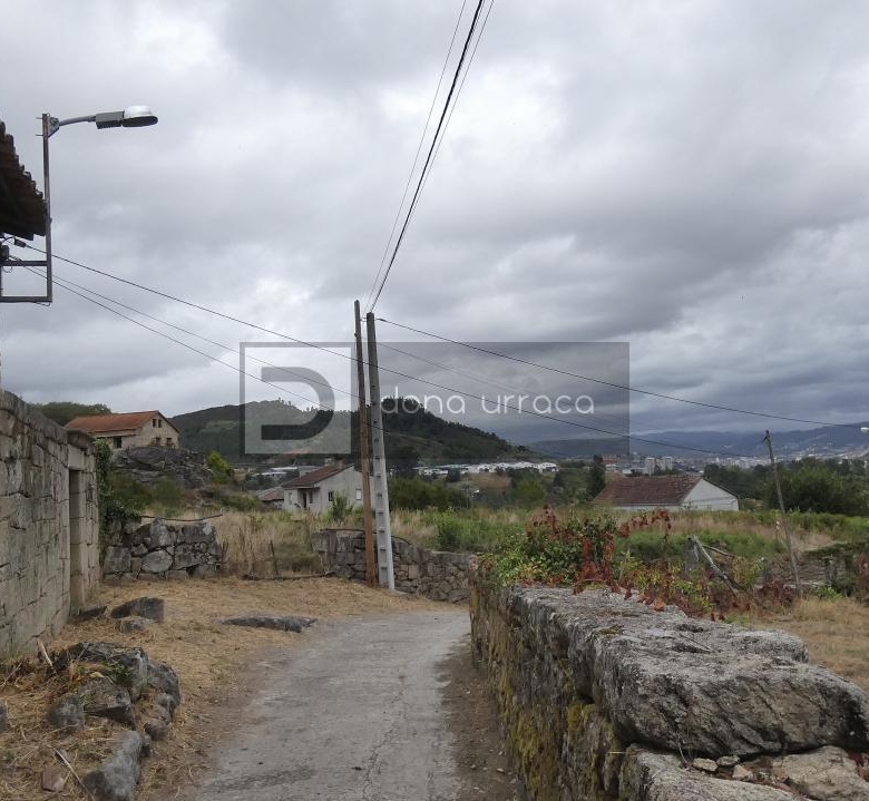 VENTA DE PAZO CERCA DE OUTARIZ