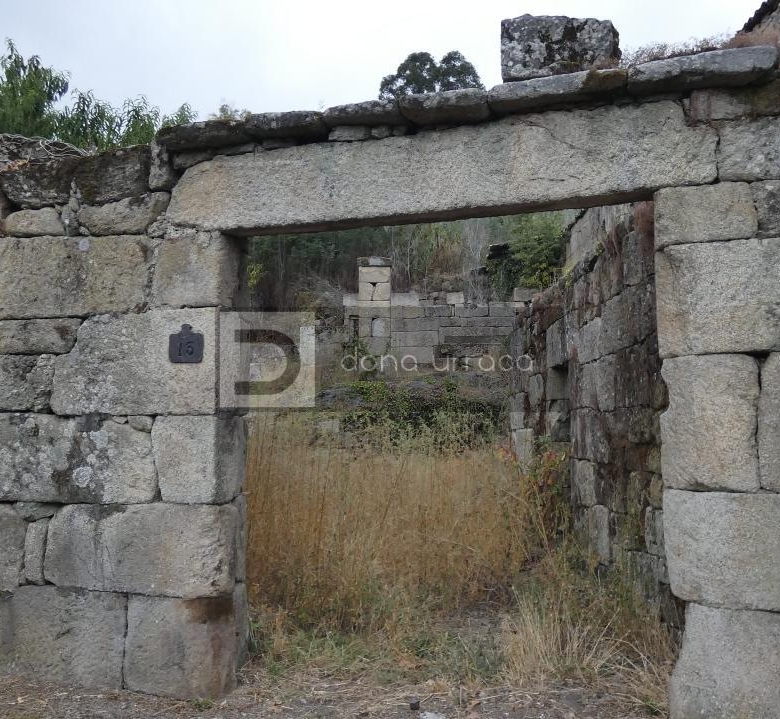 VENTA DE PAZO CERCA DE OUTARIZ