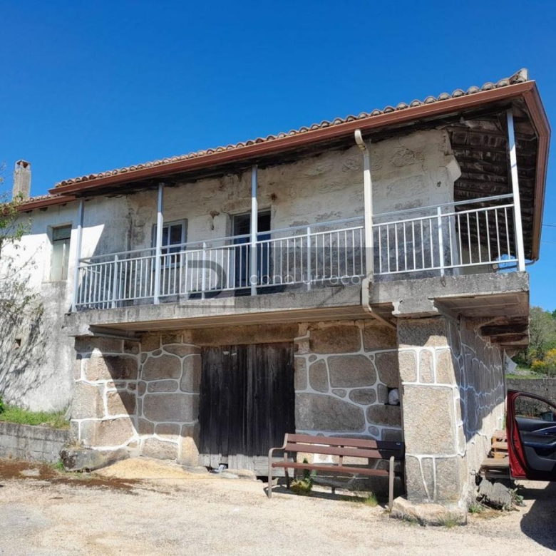 Casa de pueblo en venta en  Lugar Sistin