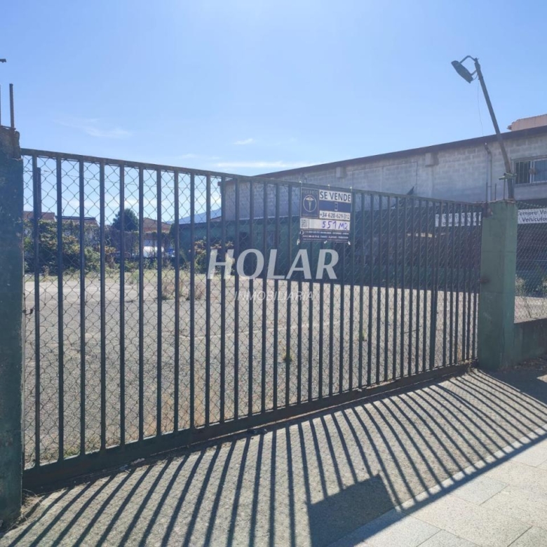 Parcela en venta Tui centro