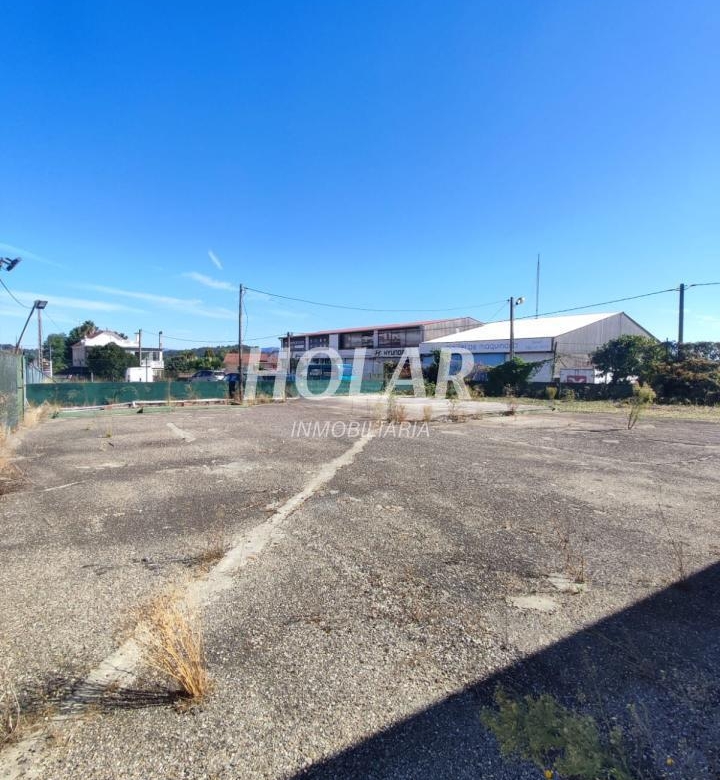 Parcela en venta Tui centro