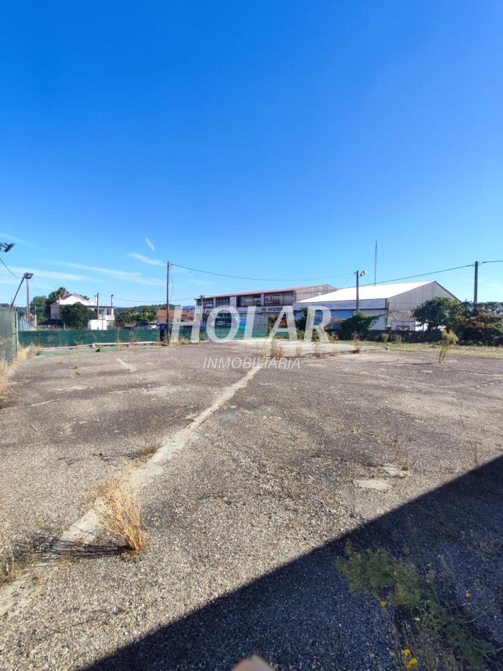 Parcela en venta Tui centro
