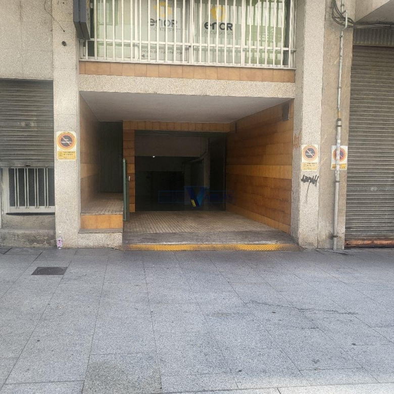 Plaza para coche en Ourense