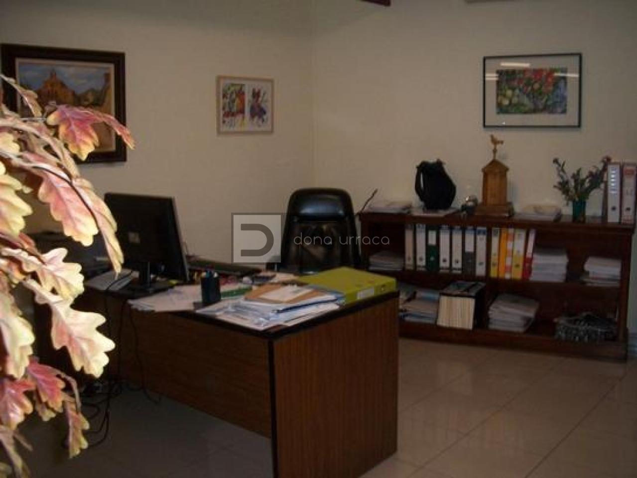 172889927873600026479_172889587025 Centro – Rúa Valle Inclán