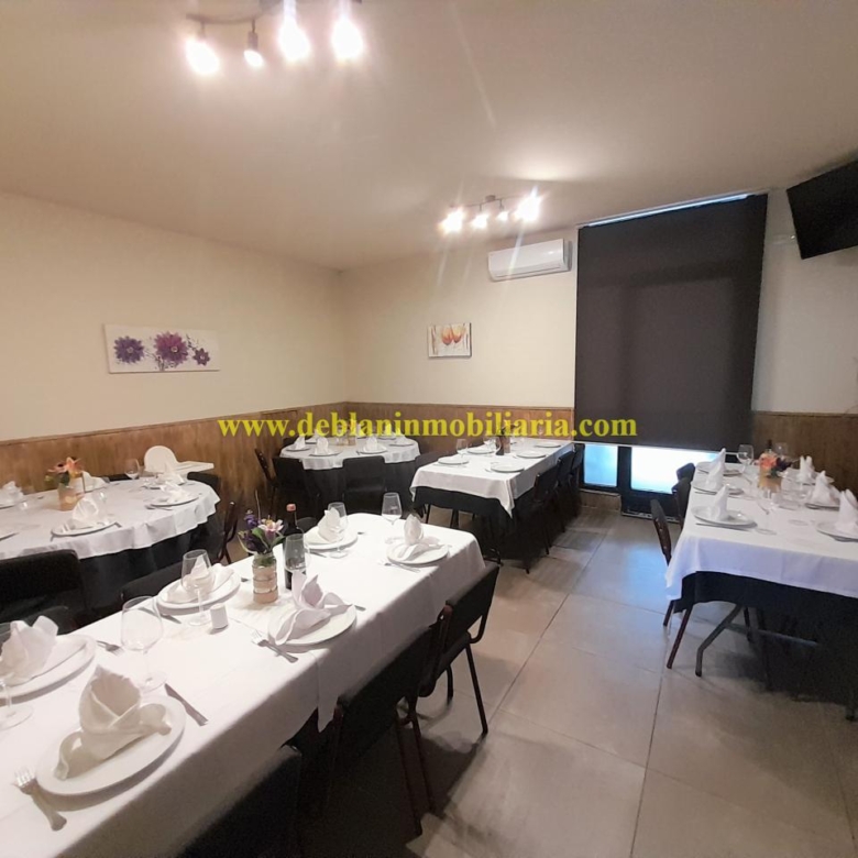 SE ALQUILA RESTAURANTE-ASADOR EN TUI