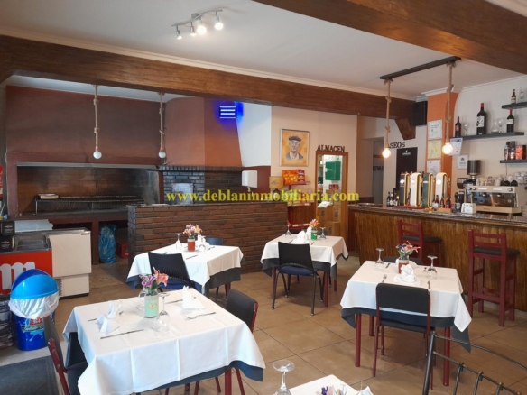 SE ALQUILA RESTAURANTE-ASADOR EN TUI