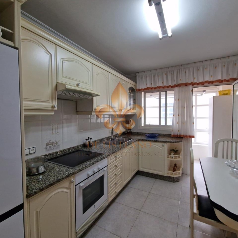 Venta de excelente piso en el centro de Gondomar.