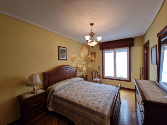Venta de excelente piso en el centro de Gondomar.