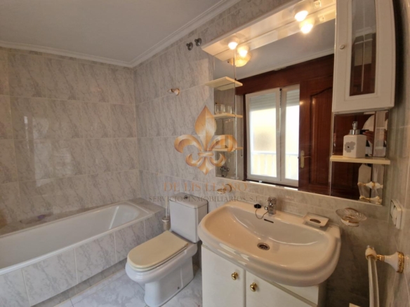 Venta de excelente piso en el centro de Gondomar.